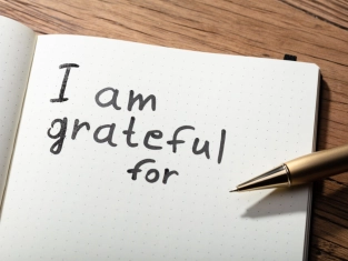 Illustration of Greatful or Grateful